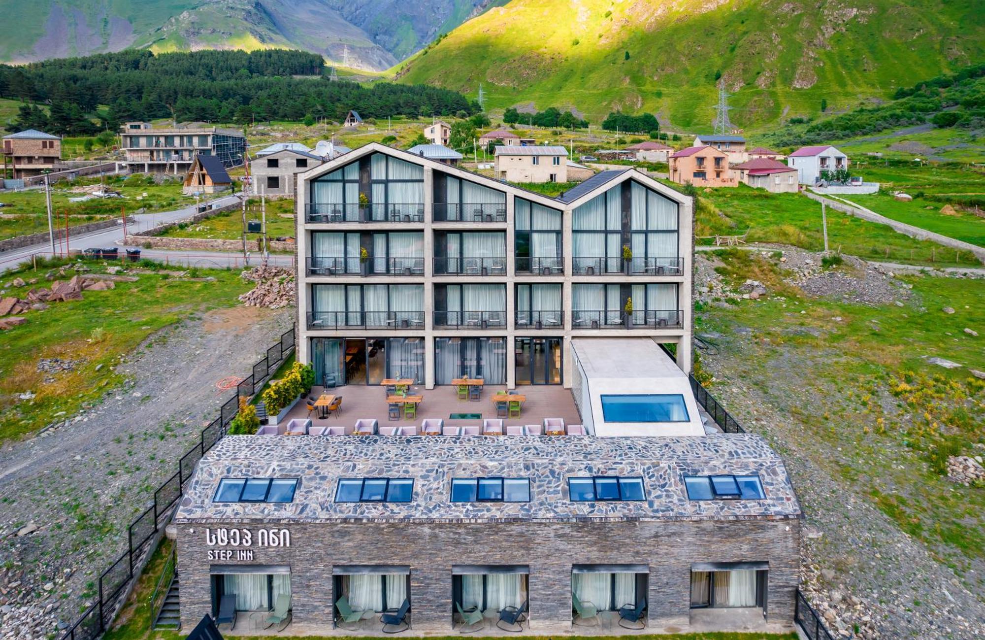 Step Inn - Kazbegi Exterior photo